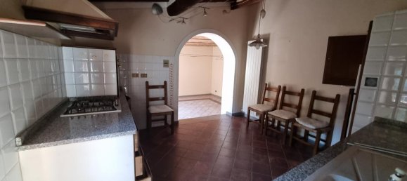 2 bedrooms Apartment in Volterra, Italy No. 173 4