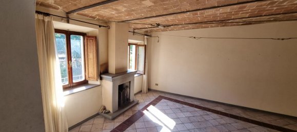 2 bedrooms Apartment in Volterra, Italy No. 173 2
