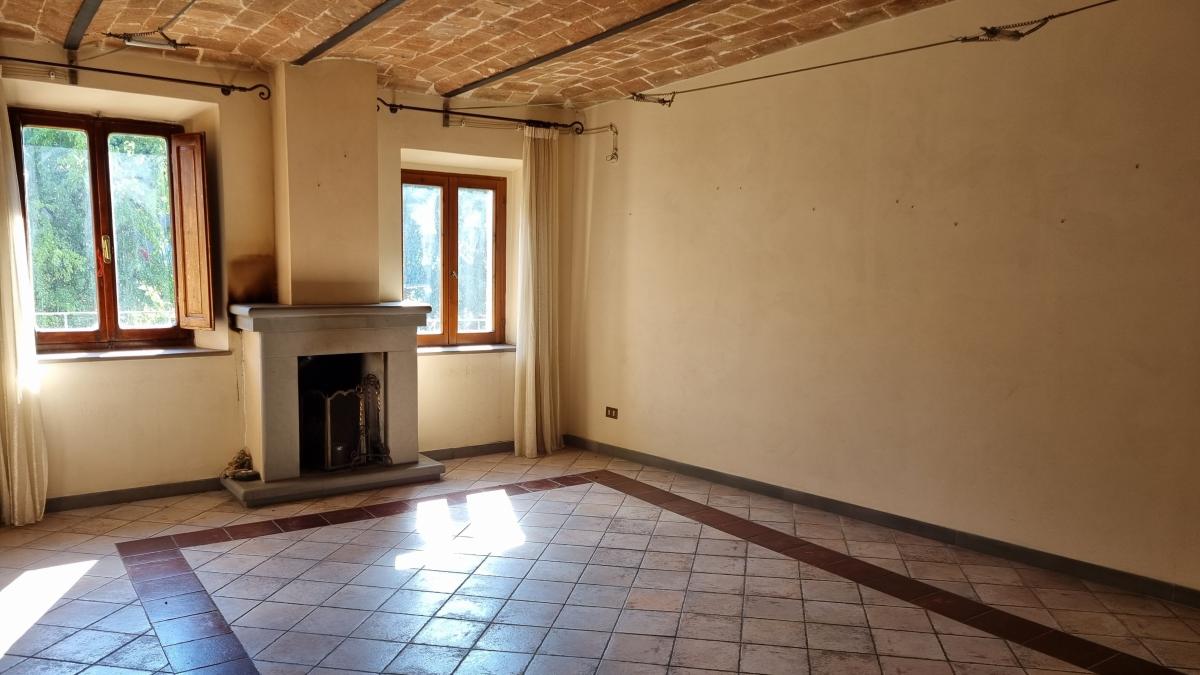 2 bedrooms Apartment in Volterra, Italy No. 173