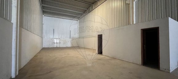 Lagerhaus in Samora Correia, Portugal 417m², Nr. 67142 10