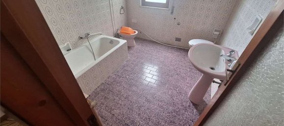 2 Schlafzimmer Haus in Marliana, Italy, Nr. 320504 24