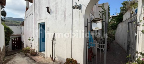 Вилла с 3 спальнями в Липари, Италия № 277303 21