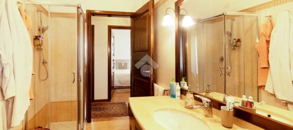 Casa de 4 dormitorios en Medesano, Italy No. 345997 8