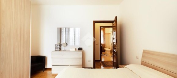 Casa de 4 dormitorios en Medesano, Italy No. 345997 32