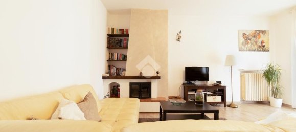 Casa de 4 dormitorios en Medesano, Italy No. 345997 3