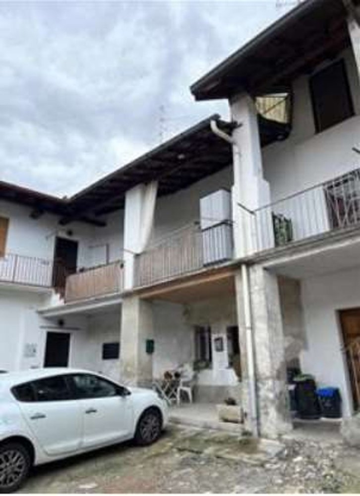 3 rooms Apartment in Sumirago, Italy No. 183319