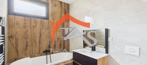 Дом с 3 спальнями в Сен-Шамон, Франция № 335083 8