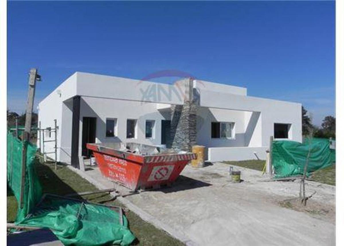 3 bedrooms House in Escobar, Argentina No. 70196