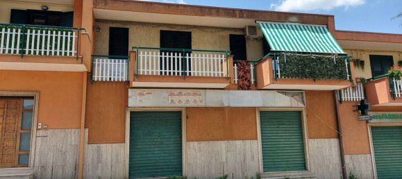 4 bedrooms Apartment in Montoro, Italy No. 365042 3