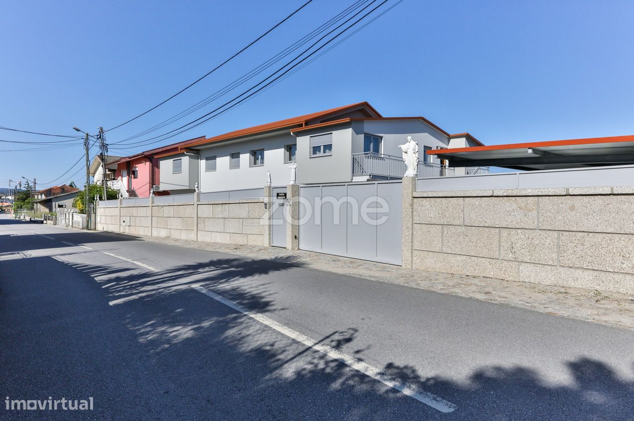 9 bedrooms House in Amarante, Portugal No. 195576