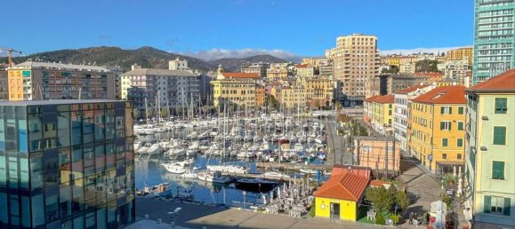 6 rooms Apartment in Savona, Italy No. 74625 2