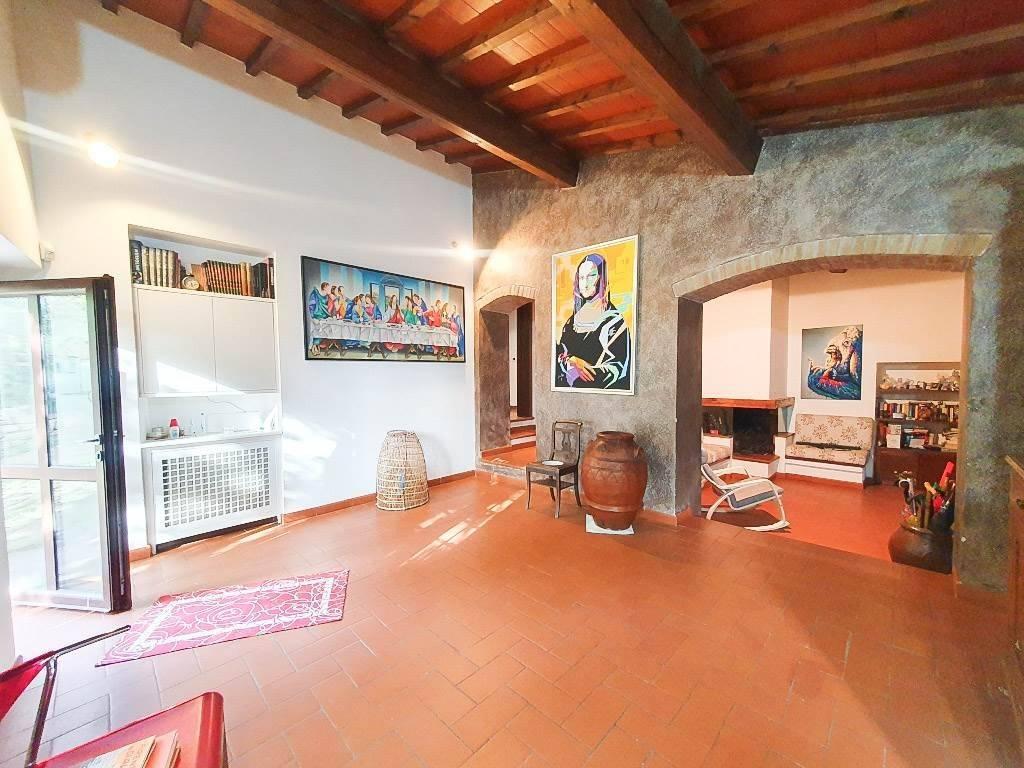 4 rooms Apartment in Calenzano, Italy No. 38644