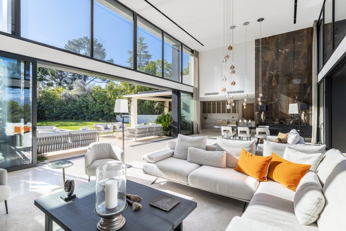 Villa de 5 dormitorios en Mougins, France No. 349438