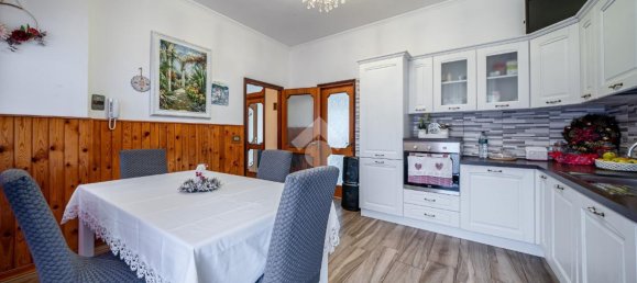 4 rooms Villa in Reggio Emilia, Italy No. 4716 4