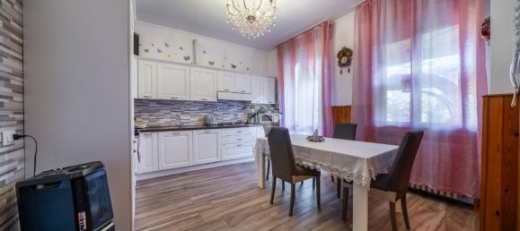 4 rooms Villa in Reggio Emilia, Italy No. 4716 9