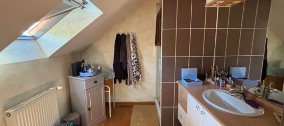 4 bedrooms House in Chateauroux, France No. 332899 6