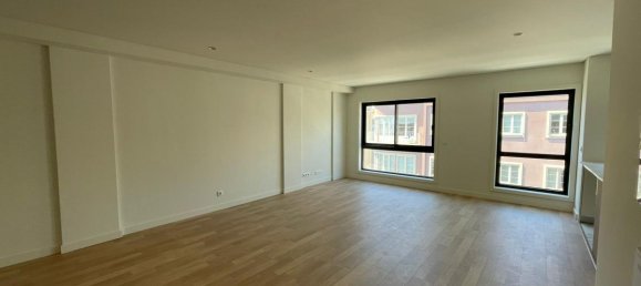 3 bedrooms Condo in Porto, Portugal No. 6793 4