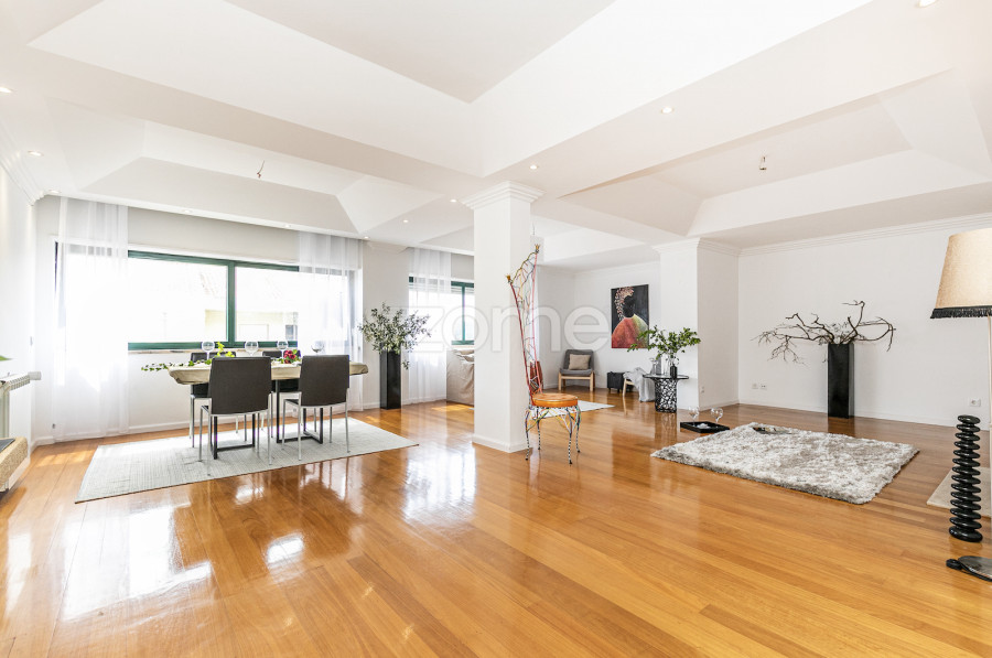 4 bedrooms Apartment in Oeiras, Portugal No. 138899