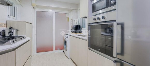 4 bedrooms Apartment in Barcelona, Spain No. 178865 22