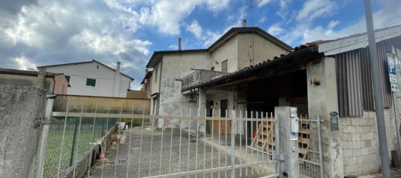 6 غرف نوم منزل في San Bonifacio, Italy رقم 331631 2