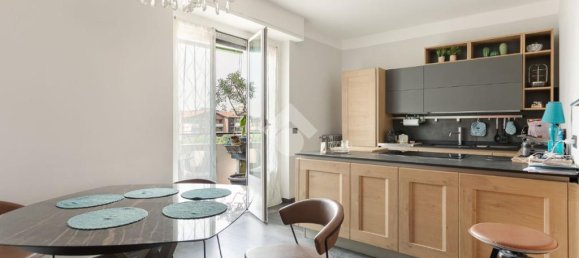 4-salle Appartement à Sesto San Giovanni, Italy No. 329577 3