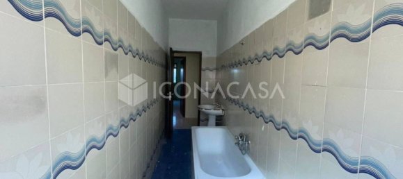 Apartamento T5 em Bari, Italy N.º 336737 11