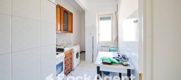 Квартира с 2 спальнями в Генуя, Италия № 337203 7