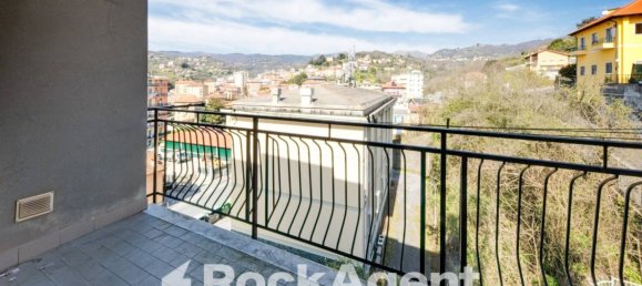 Квартира с 2 спальнями в Генуя, Италия № 337203 2