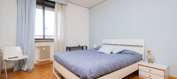 Studio à Milan, Italy No. 350279 10