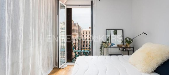 Apartamento de 4 dormitorios en Eixample, Spain No. 24313 17