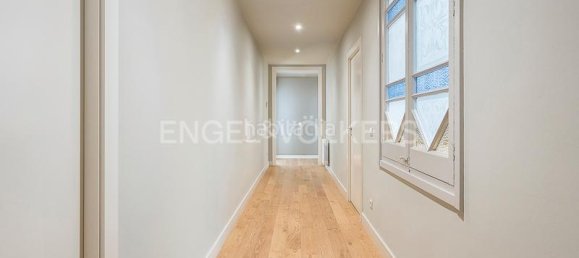 Apartamento de 4 dormitorios en Eixample, Spain No. 24313 6