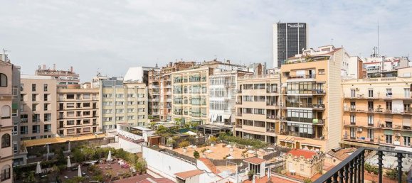 Apartamento de 4 dormitorios en Eixample, Spain No. 24313 13