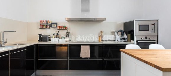 Apartamento de 4 dormitorios en Eixample, Spain No. 24313 3