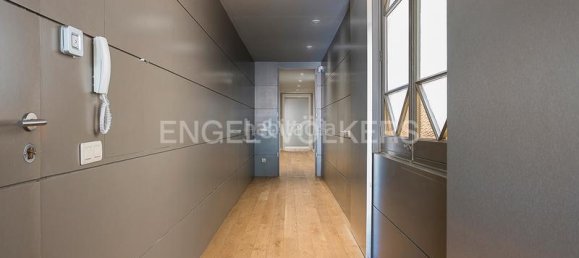 Apartamento de 4 dormitorios en Eixample, Spain No. 24313 2