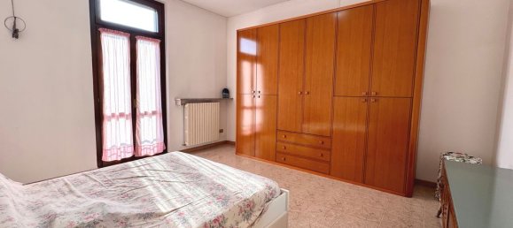 2 Schlafzimmer Wohnung in Vigevano, Italy, Nr. 229808 14