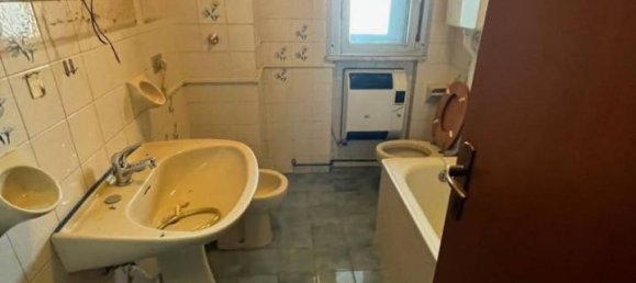 2 rooms Apartment in Genoa, Italy No. 117602 16