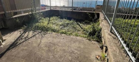 2 rooms Apartment in Genoa, Italy No. 117602 3