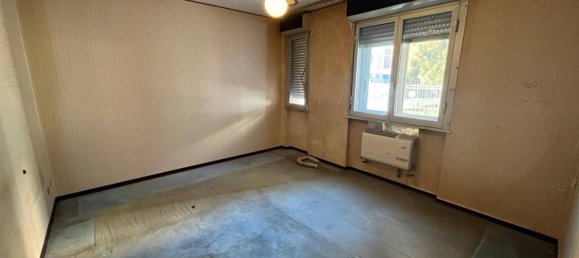 2 rooms Apartment in Genoa, Italy No. 117602 11