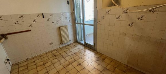 2 rooms Apartment in Genoa, Italy No. 117602 10