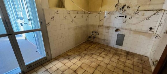 2 rooms Apartment in Genoa, Italy No. 117602 9