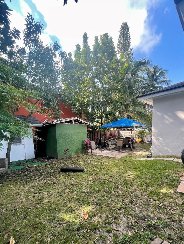  قطعة أرض في Miami, USA 209.4متر مربع رقم 613338