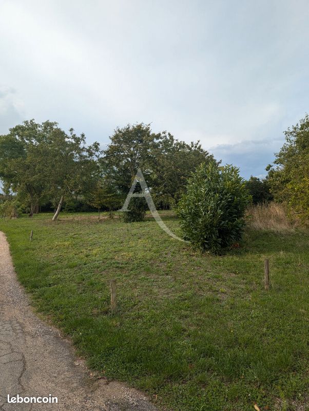 Terreno em La Chapelle-Saint-Martin-en-Plaine, France 1454 m² N.º 229546