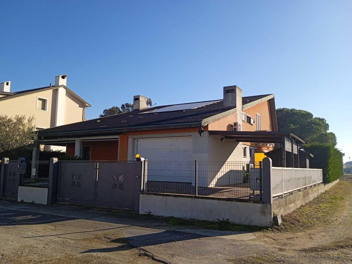 3 bedrooms Villa in Goro, Italy No. 251464