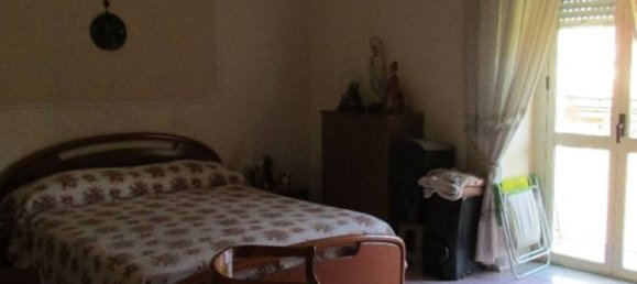 3 rooms Apartment in Naples, Italy No. 12515 8