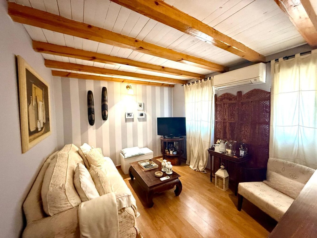 Dúplex de 2 dormitorios en Madrid, Spain No. 216200