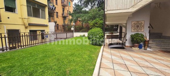 2 bedrooms Apartment in Verona, Italy No. 322718 3