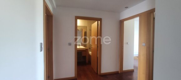 4 bedrooms Duplex in Senhora da Hora, Portugal No. 38151 16