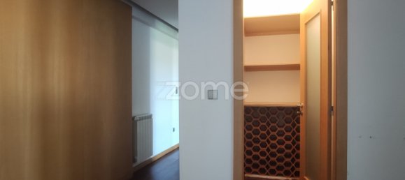 4 bedrooms Duplex in Senhora da Hora, Portugal No. 38151 8