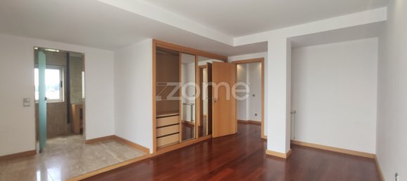 4 bedrooms Duplex in Senhora da Hora, Portugal No. 38151 29