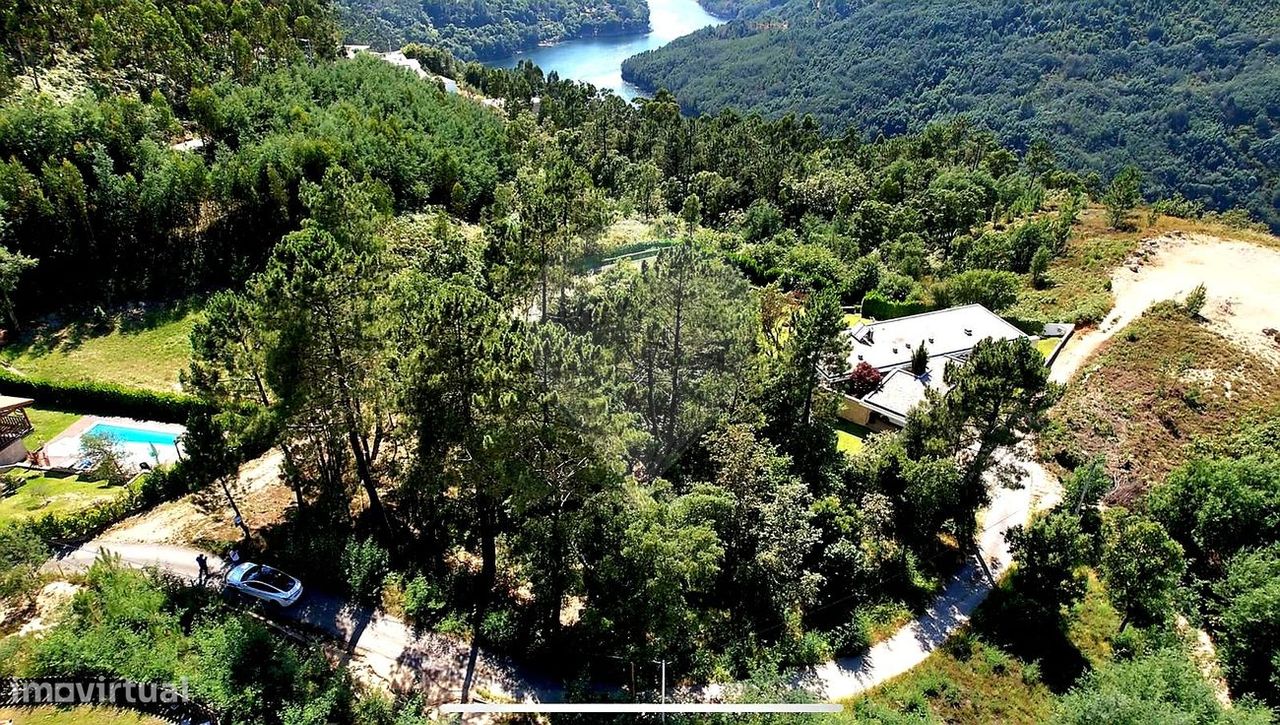 1767m² Land in Louredo, Portugal No. 83588